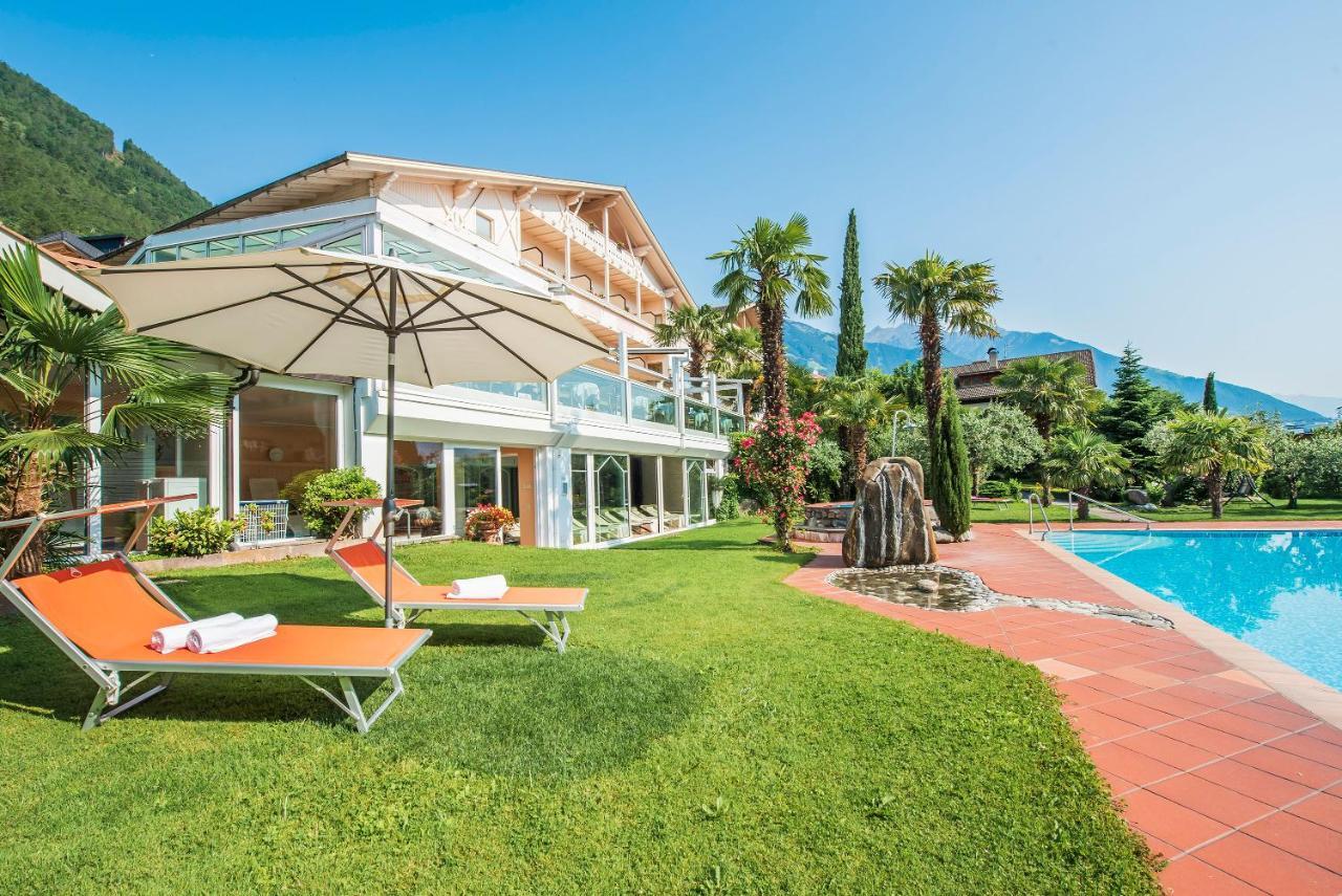 Glanzhof Hotel & Apartments Marlengo Exterior photo