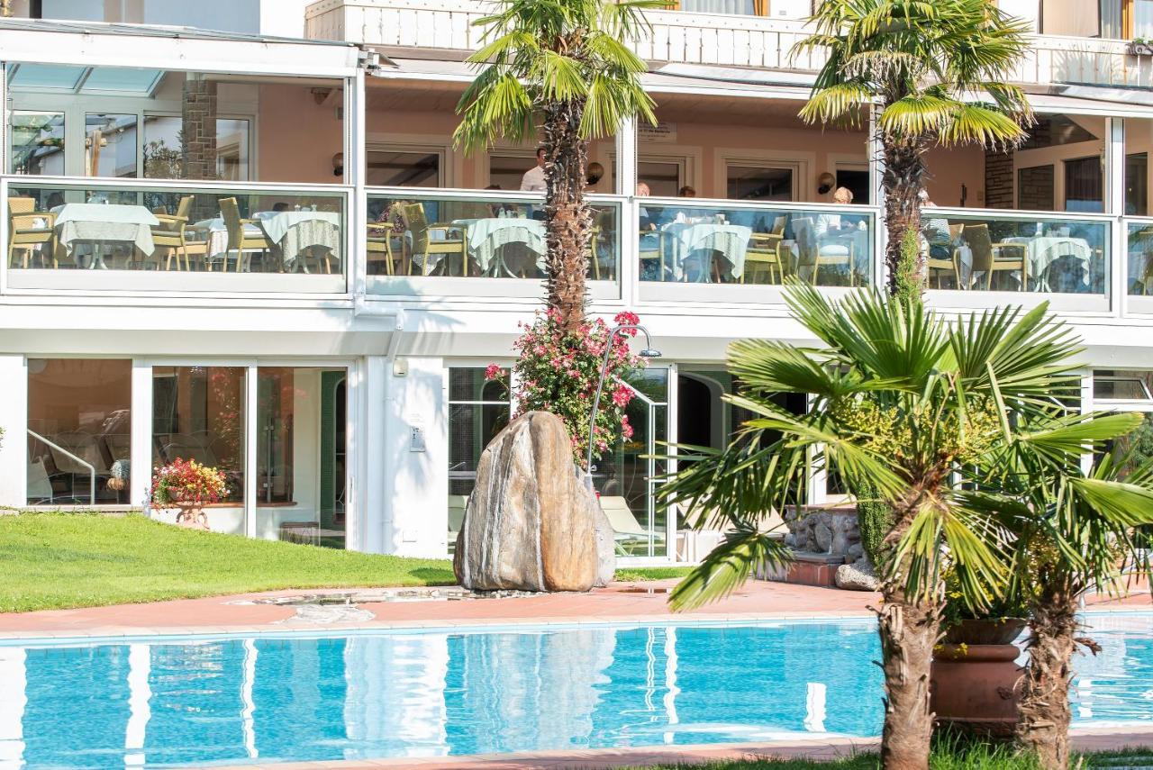 Glanzhof Hotel & Apartments Marlengo Exterior photo