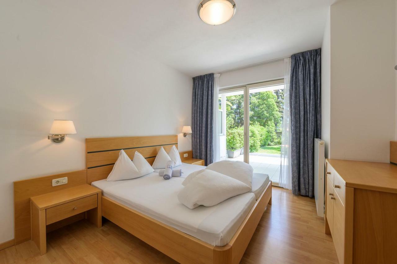 Glanzhof Hotel & Apartments Marlengo Room photo
